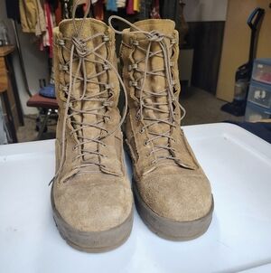 ALTAMA Titan Gore-Tex military combat boots for men, Vibram cushioned, size 11W.